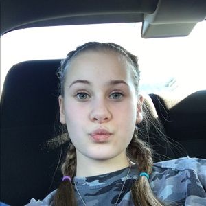 Meet your Posher, Carissa